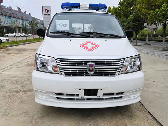國(guó)六金杯新快運(yùn)救護(hù)車(chē)
