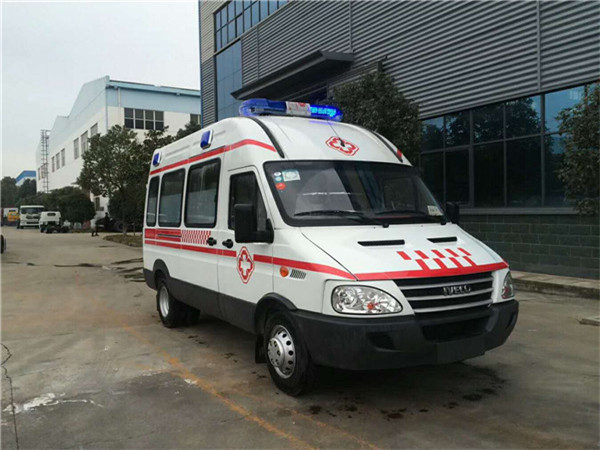 依維柯救護(hù)車(chē)